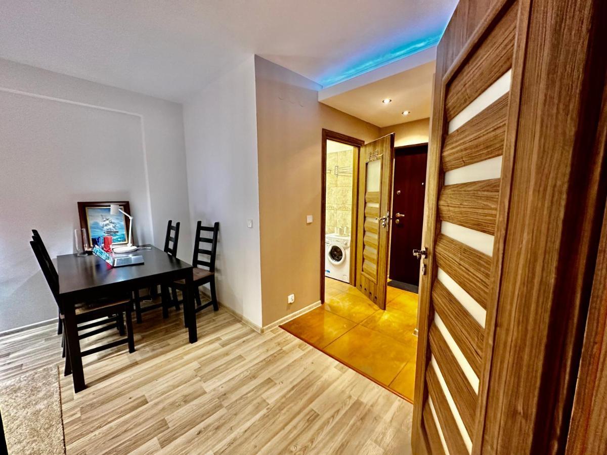 Decor 3 Metro Fast Wifi 1Gbs 80'Tv Hbo Disney Appletv วอร์ซอ ภายนอก รูปภาพ